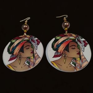 Very cute Earrings. Brand New